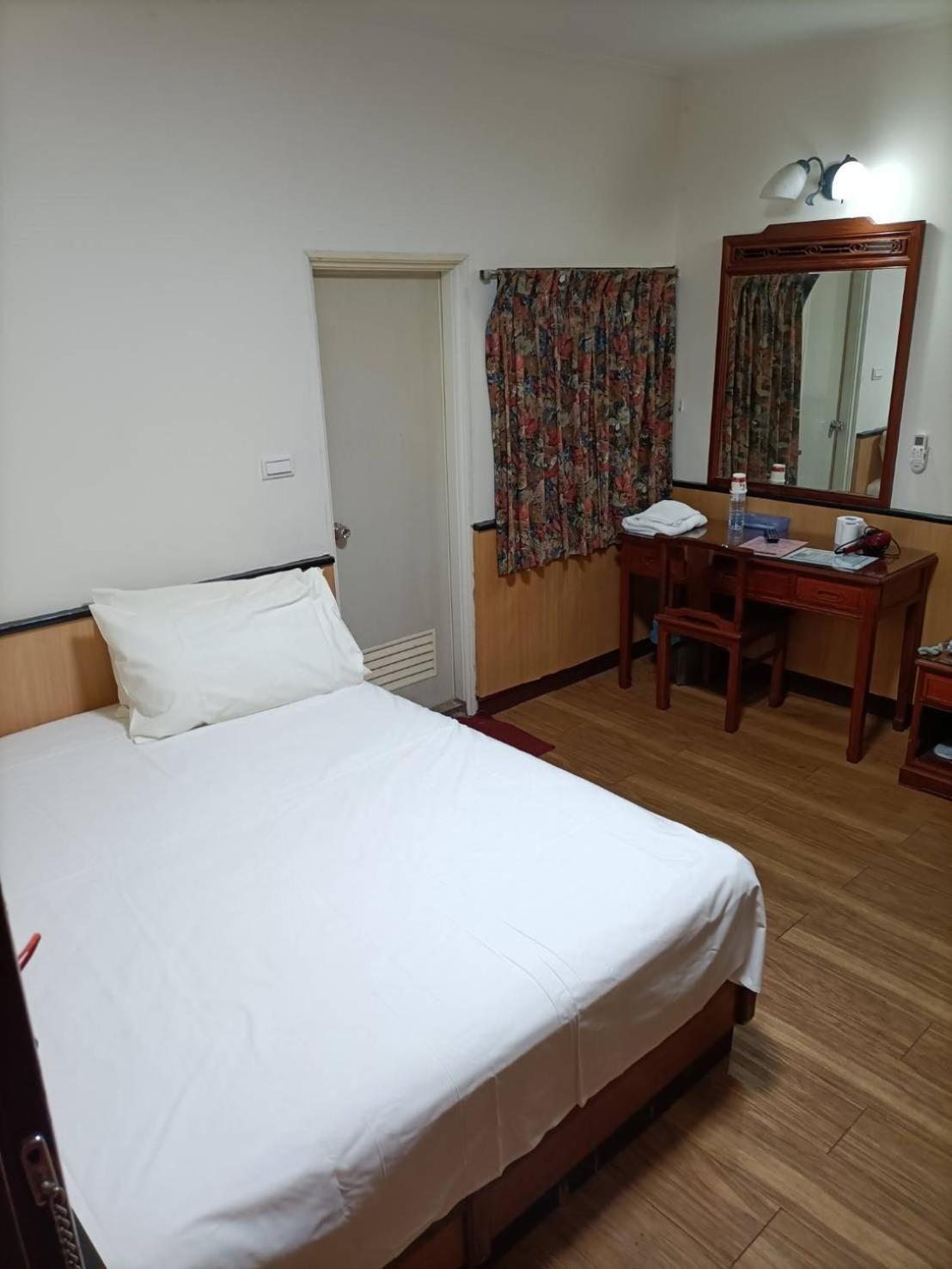 丸松商旅 Hotel Miaoli Luaran gambar