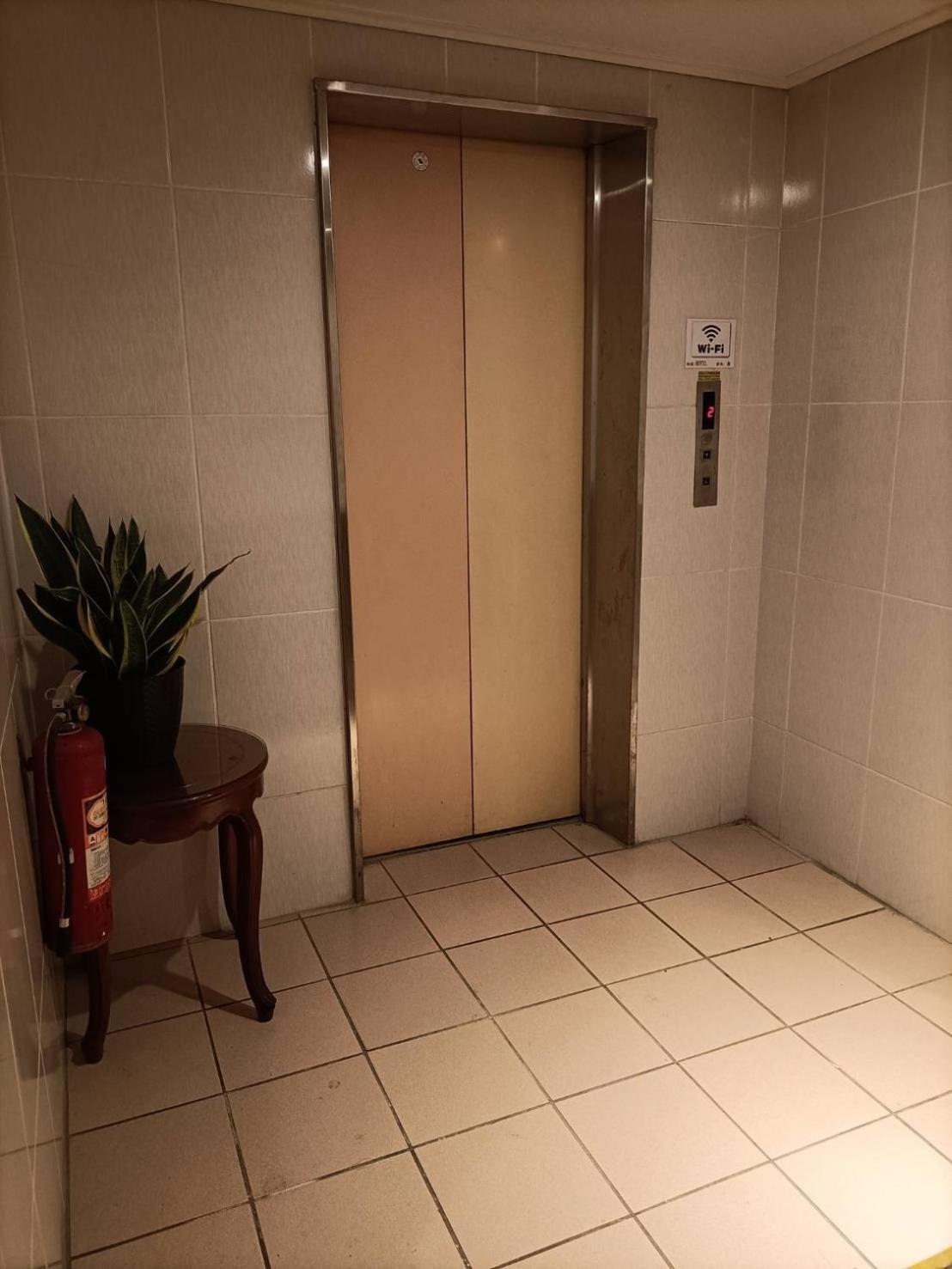 丸松商旅 Hotel Miaoli Luaran gambar